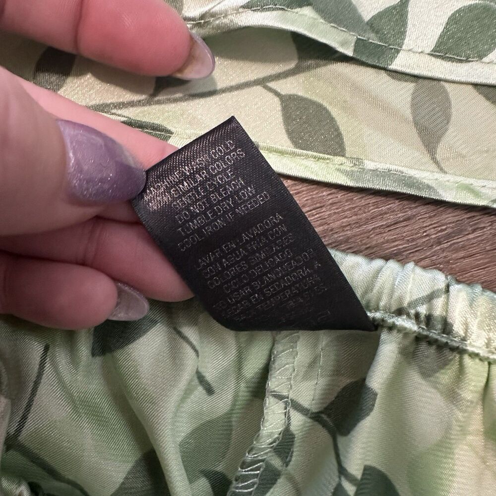 Secret Treasures 2 Pack Satin Pajama Sets Leaf Print Green Tan 3X Tops 2X Pants - Picture 8 of 9